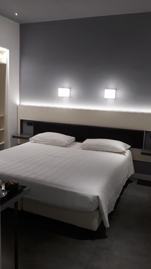 Crosti Hotel Roma Ngoại thất bức ảnh